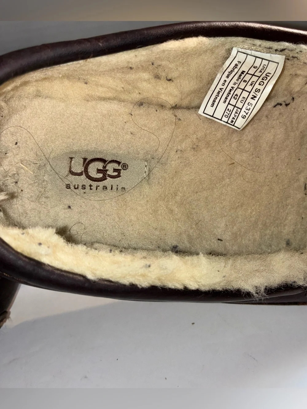UGG Men's 9 Dark Brown Leather Slip-On Moccasin with Shearling Lining Shoes